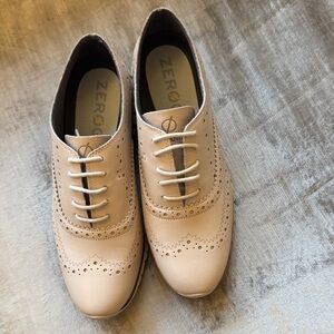Women's Tan Brogue Shoes